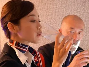 2022-8-8 [Wife Swap Media] Hãy đặt lịch hẹn với một cặp đôi trẻ để trao đổi 4P! Tất lưới màu trắng